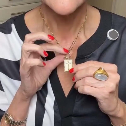 Kruis hangertje met paperclip-ketting