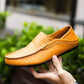Handgemaakte leren loafers voor heren, in Milanese stijl.